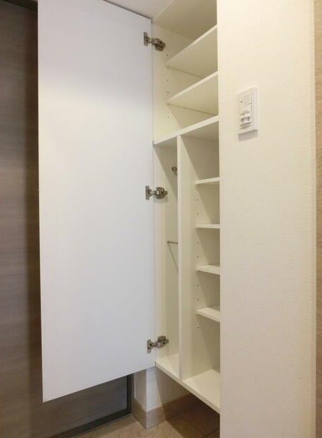 ※同仕様写真含む(玄関)