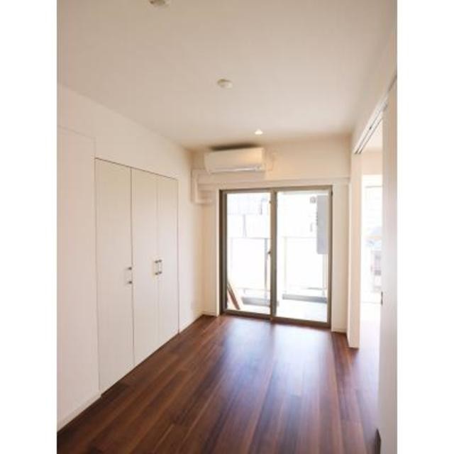 ※写真は同タイプ住戸です。(居間)