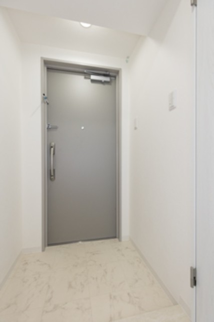 ※写真は同タイプ住戸です。(玄関)