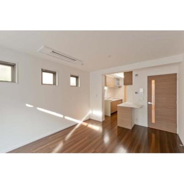 ※写真は同タイプ住戸です。(居間)