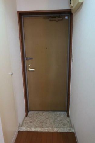 ※同仕様写真含む(玄関)