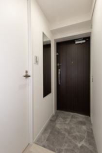 ※同仕様写真含む(玄関)