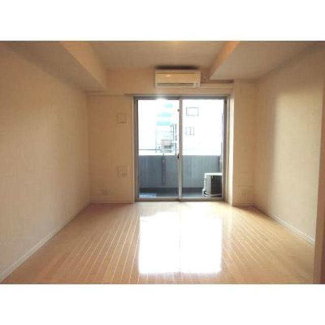 ※写真は同タイプ住戸です。(居間)