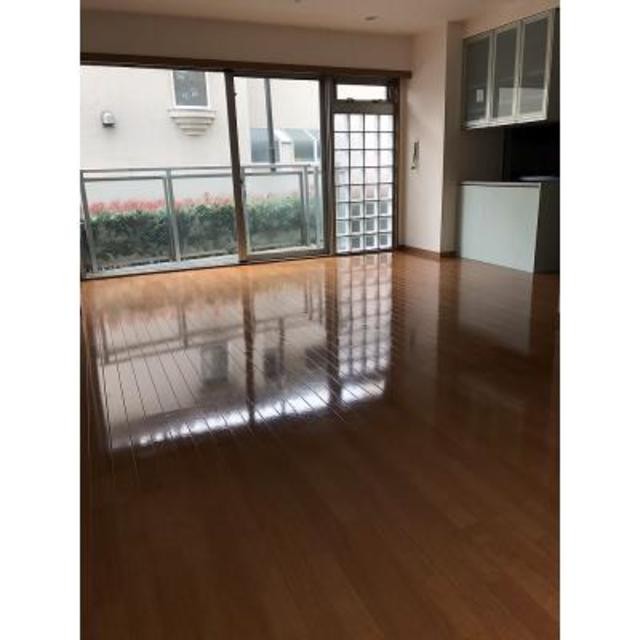 ※写真は同タイプ住戸です。(居間)