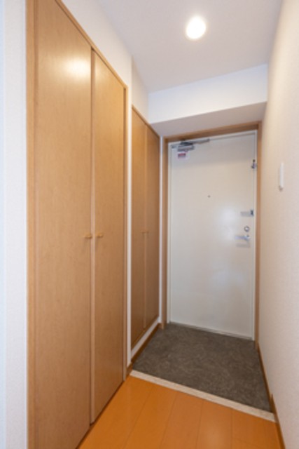 ※写真は同タイプ住戸です。(玄関)