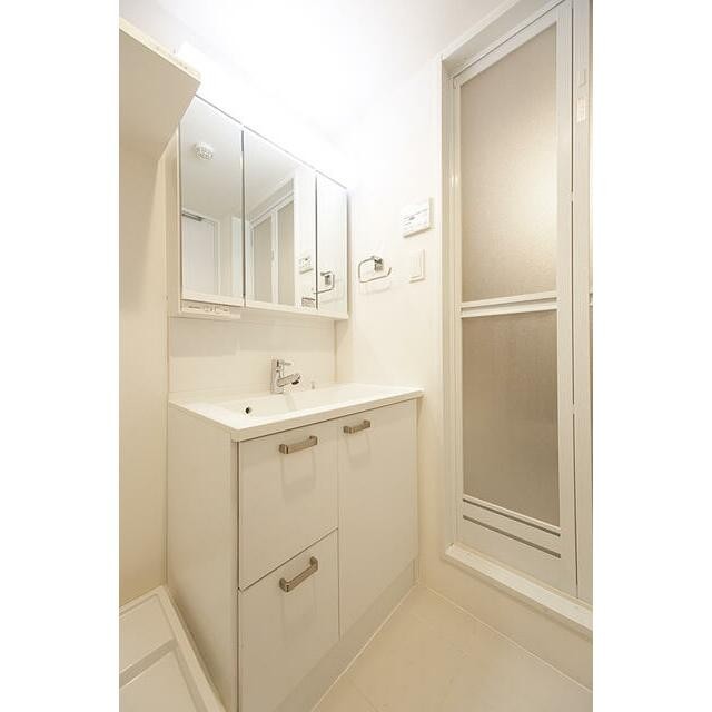 ※同仕様写真含む(玄関)