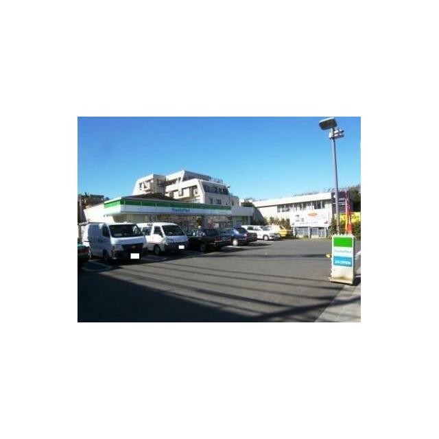 ファミリーマート 世田谷教育会館前店（212m）(周辺)