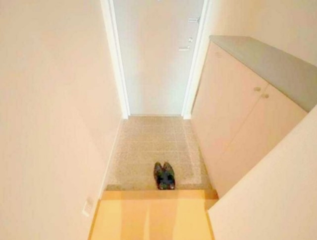 (玄関)