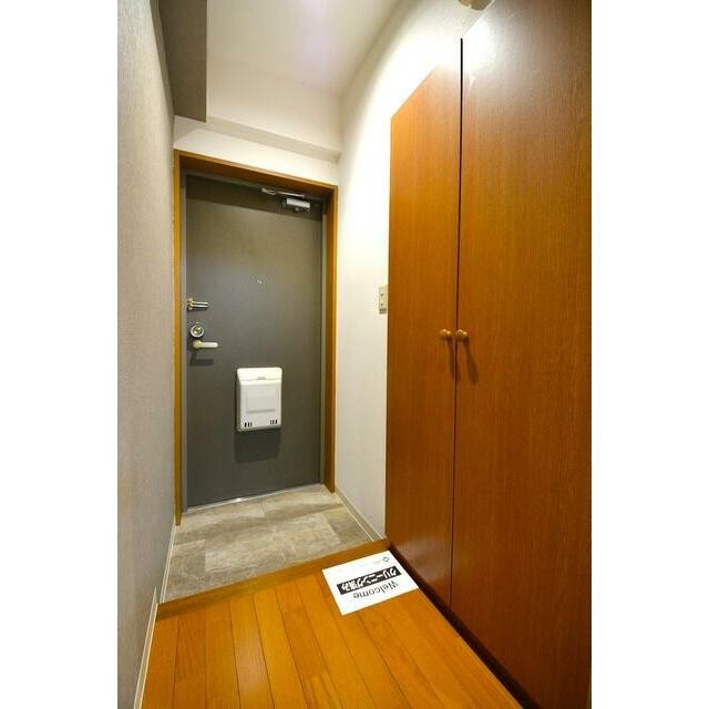 ※別室参考写真※ 周辺にはスーパー・コンビニ・飲食店など揃っています◎(玄関)