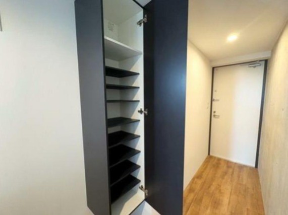 ※同仕様写真含む(玄関)