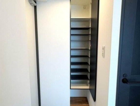 ※同仕様写真含む(玄関)