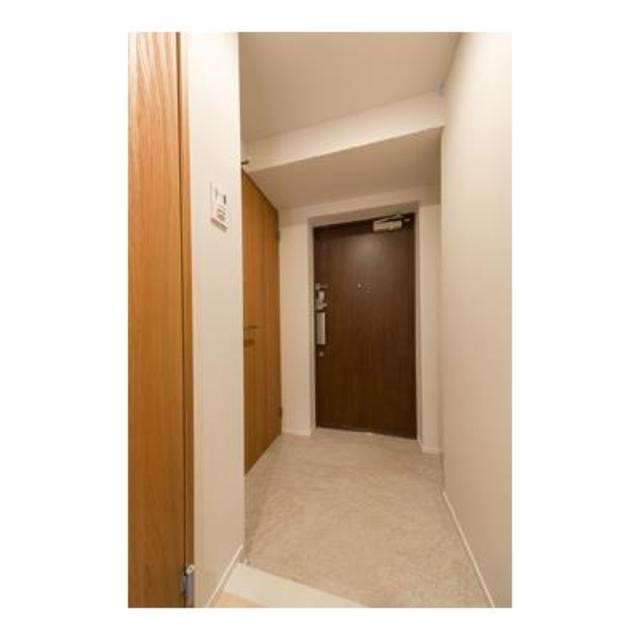 ※写真は同タイプ住戸です。(玄関)