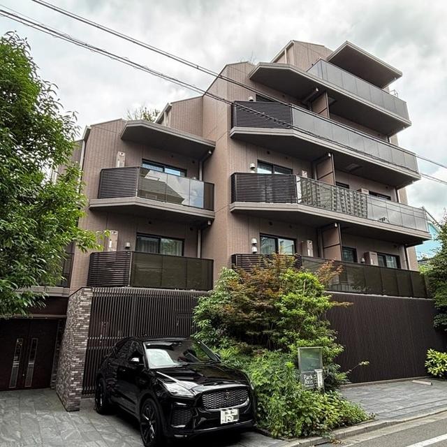 新宿区市谷加賀町２丁目 【賃貸居住】マンション