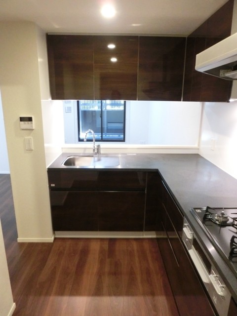 ※写真は同タイプ住戸です。(キッチン)