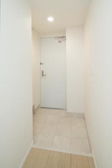 ※写真は同タイプ住戸です。(玄関)