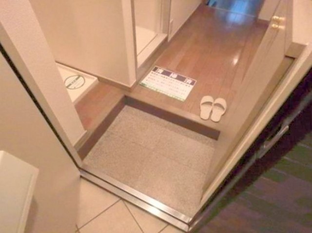 ※同仕様写真含む(玄関)