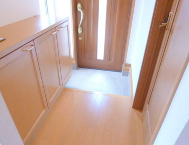 ※同仕様写真含む(玄関)