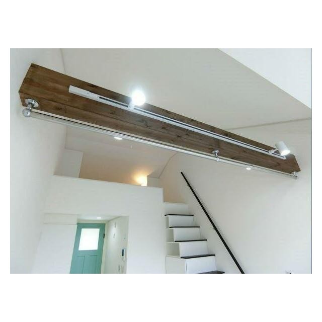 梁（はり）は照明や室内干しにもなるので実用的！