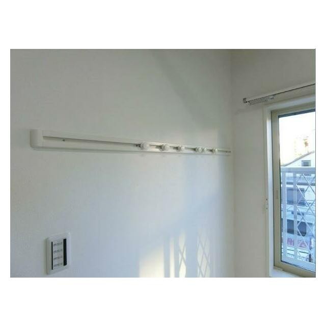 壁掛けハンガーレール有！