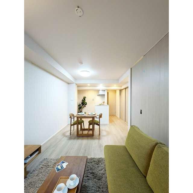 【家具/調度品に関しては配置例を示したものであり、実際の賃貸には含まれません】