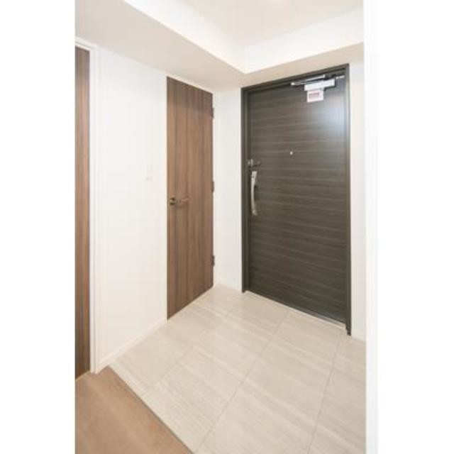 ※写真は同タイプ住戸です。(玄関)