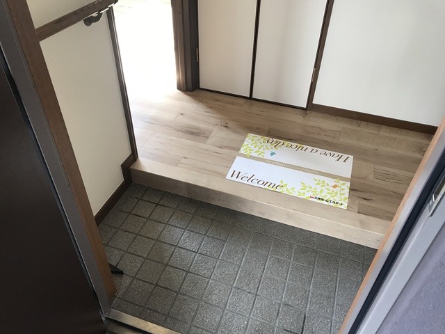 (玄関)