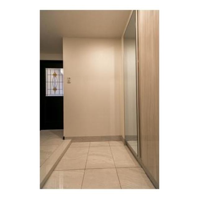 ※写真は同タイプ住戸です。(玄関)