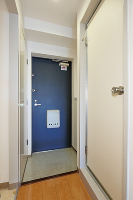 ※写真は同タイプ住戸です。(玄関)