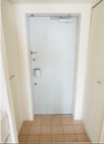 同仕様写真を含む(玄関)