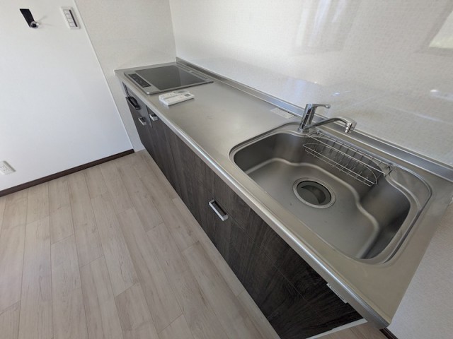 イメージ画像となります。家具や家電は実際に設置しておりません。(キッチン)