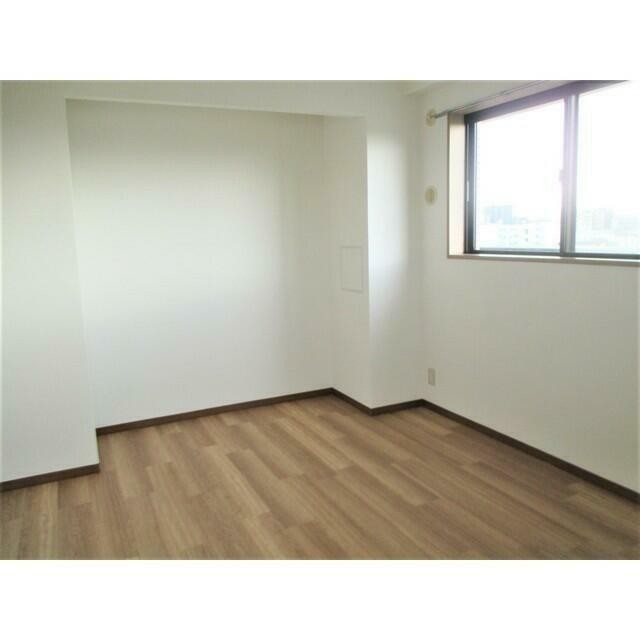 洋室5.6帖（2304）(居間)