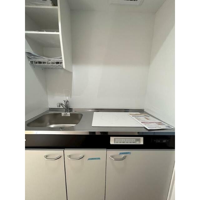 一人暮らしに丁度いいサイズ、お手入れ楽々のIHキッチンです！(キッチン)
