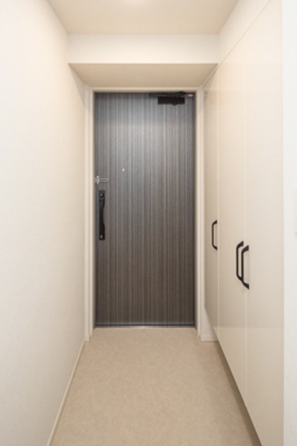 ※写真は同タイプ住戸です。(玄関)