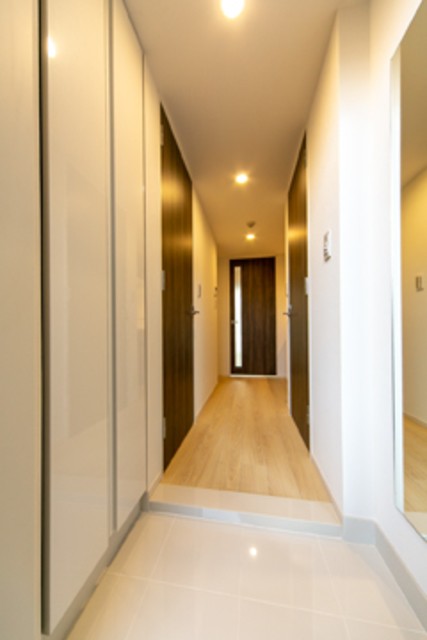 ※写真は同タイプ住戸です。(玄関)