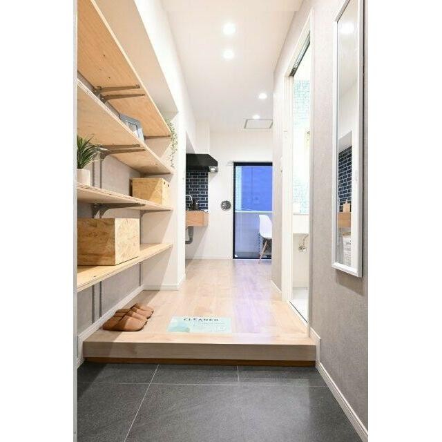 ※室内設置の家具・小物はイメージです。※(玄関)