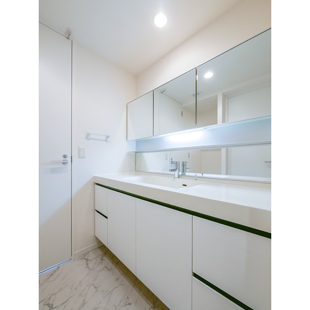 ※同仕様写真含む(内装)