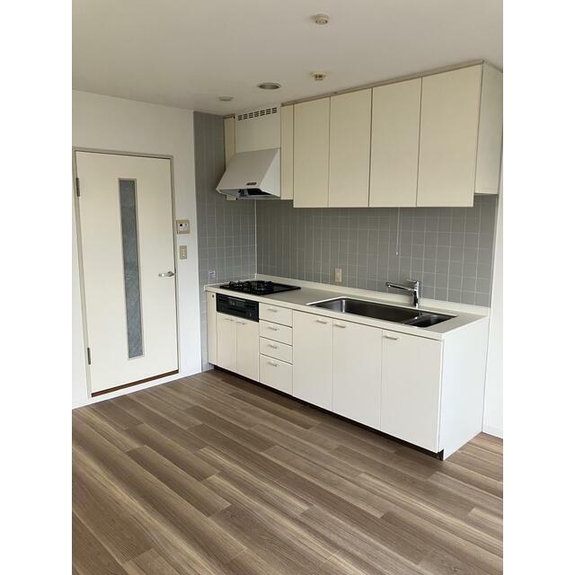 ※2025年1月に撮影したものを掲載しています。(キッチン)