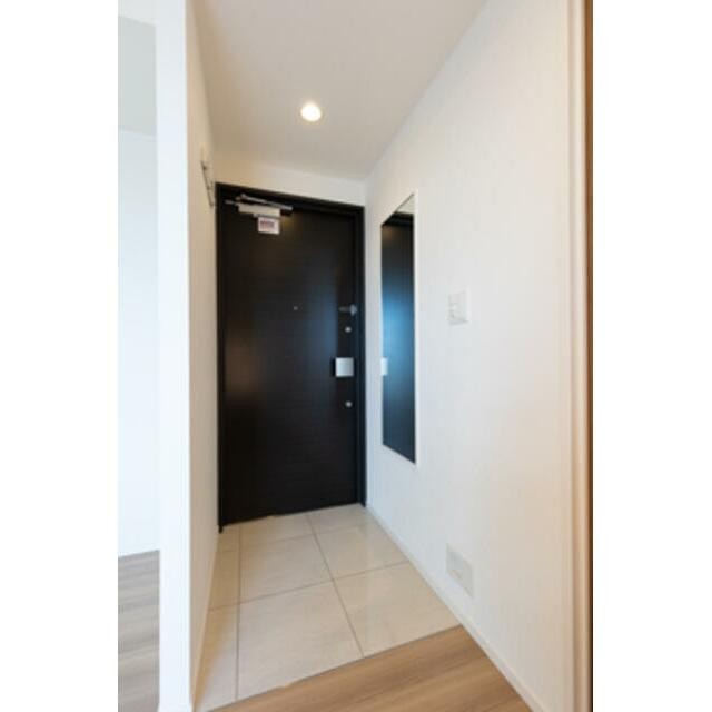※写真は同タイプ住戸です。(玄関)