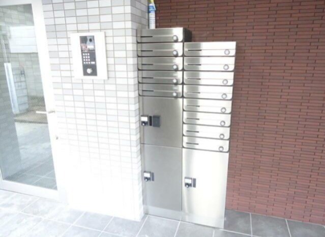 宅配BOX完備(その他建物画像)