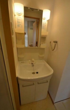 専用ゴミ庫あり。(内装)