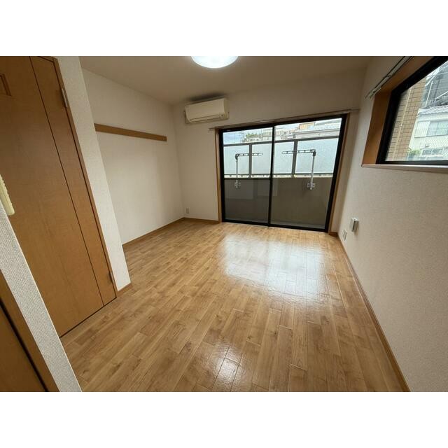 角部屋2面採光(居間)