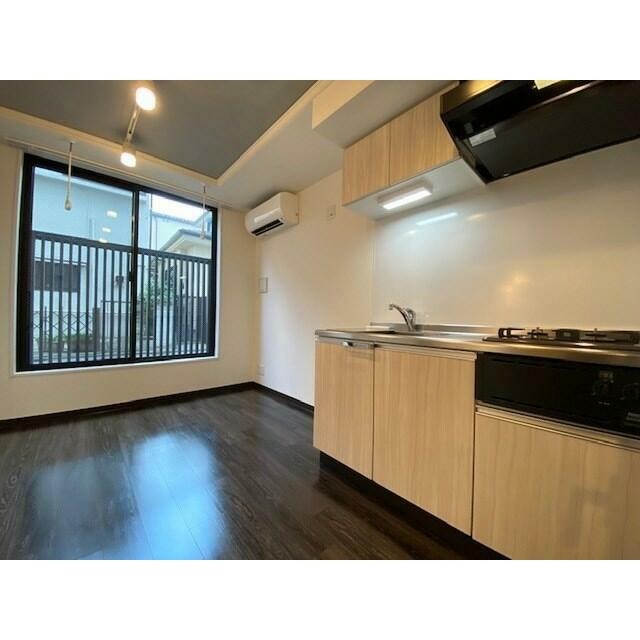 ※写真は1階同タイプ別部屋のものです。(居間)