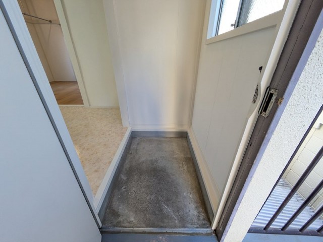 (玄関)