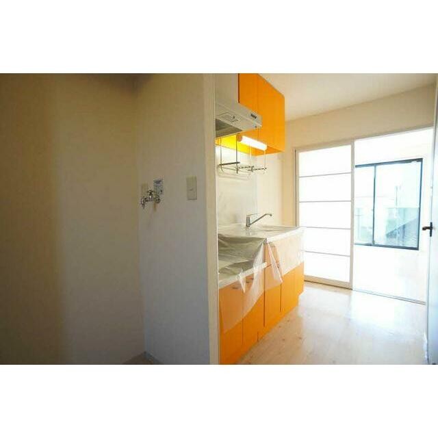 ■キッチン 左側が洗濯機置き場です。