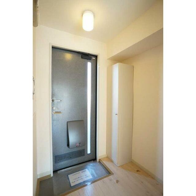 ■玄関 シューズボックスを備えています。(玄関)