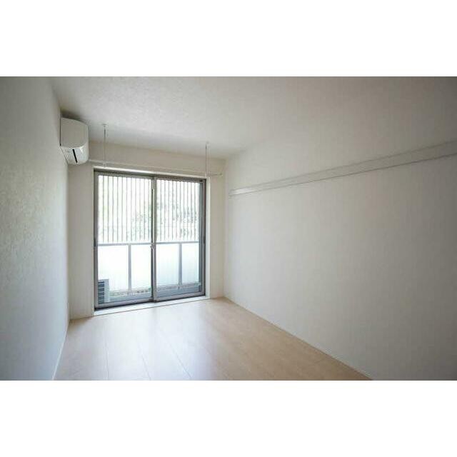 ■6．9帖の洋室 バルコニー付き