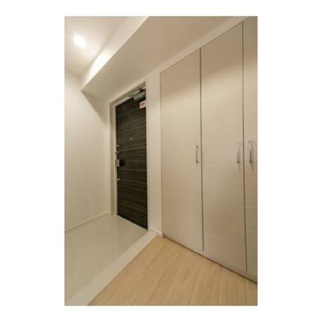 ※写真は同タイプ住戸です。(玄関)