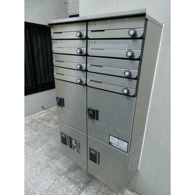 宅配box4台（全8世帯） メールbox