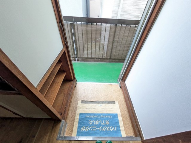 (玄関)