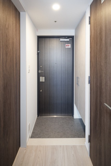 ※写真は同タイプ住戸です。(玄関)